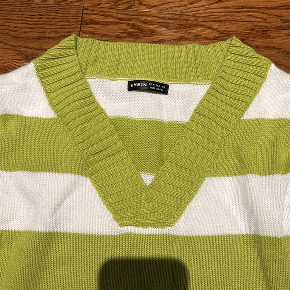 Sweater - Picture 2 of 11